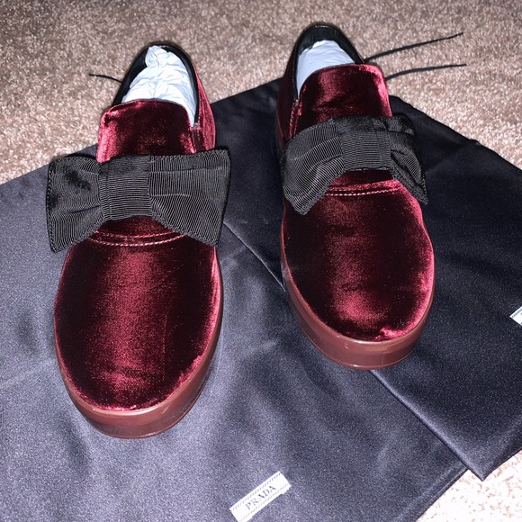 PRADA Bow Velvet Skate Sneaker👟👟 - Picture 2 of 6
